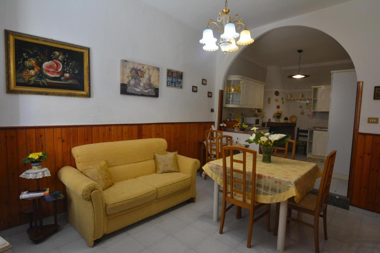 Casa Vacanze I Girasoli Iglesias Exterior foto