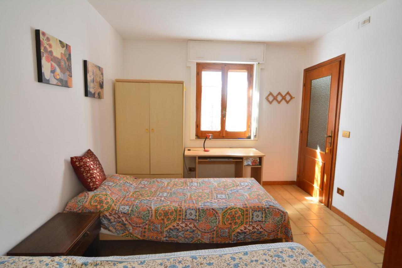 Casa Vacanze I Girasoli Iglesias Exterior foto